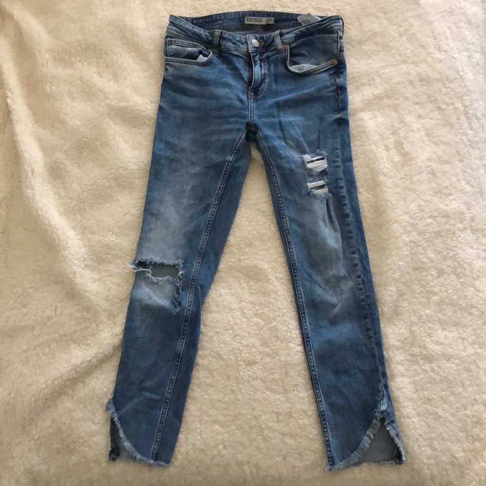 Zara Jeans w Cool Distressed Bottoms